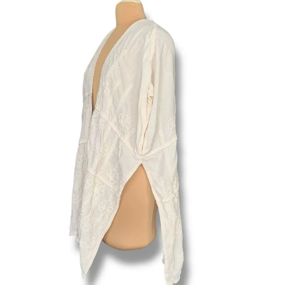 Chico’s White Embroidered Boho Floral Kimono‎ Open Front Drape Cardigan One Size